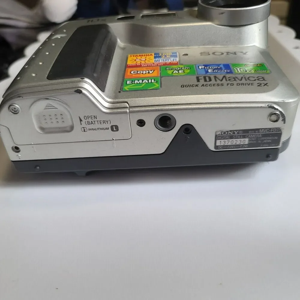 Sony Mavica MVC-FD75 0.4MP Digital Camera - Silver and Black